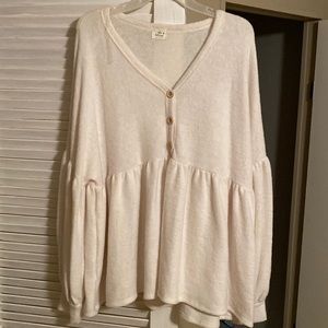 NWOT women’s top 🤍